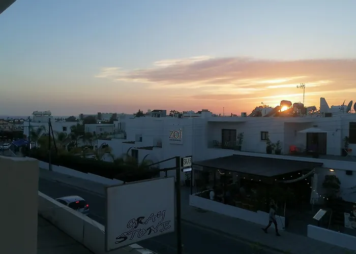 Polianapa Nest * Ayía Nápa